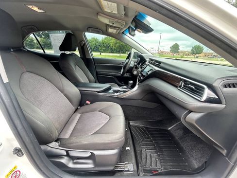 Used 2018 Toyota Camry LE FWD image 15