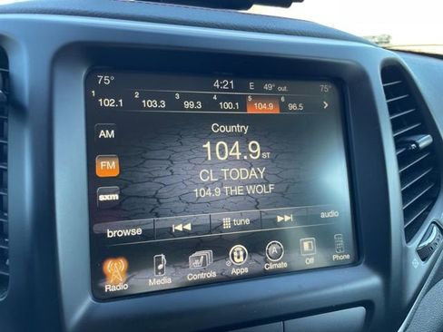 Used 2018 Jeep Cherokee Trailhawk w/ Cold Weather Group image 8