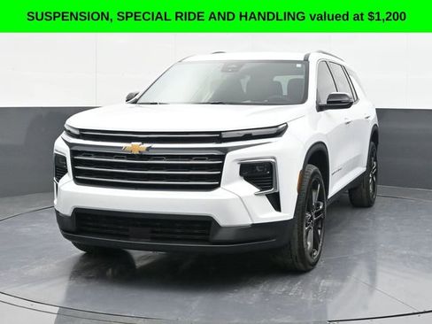 New 2026 Chevrolet Traverse LT w/ LPO, Floor Liner Package image 3