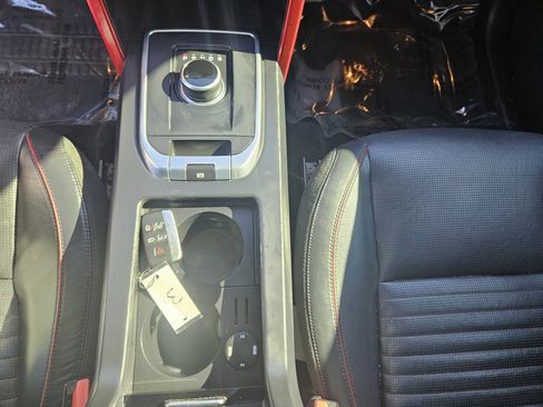 Used 2017 Land Rover Discovery Sport HSE image 14