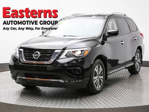 Used 2020 Nissan Pathfinder S FWD image 1