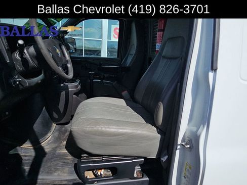 Used 2010 Chevrolet Express 2500 RWD image 20