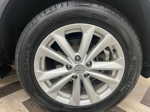 Used 2018 Nissan Rogue Sport SV image 16