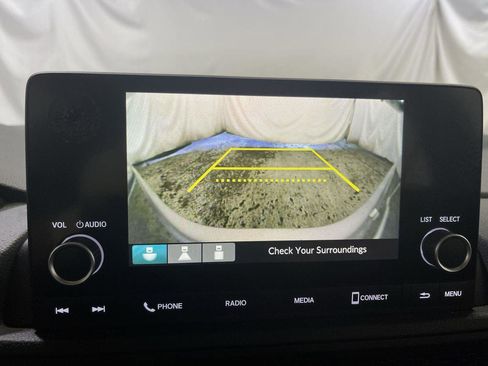 Used 2024 Honda CR-V LX image 17