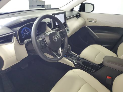 Used 2024 Toyota Corolla Cross XLE w/ Convenience Package FWD image 17