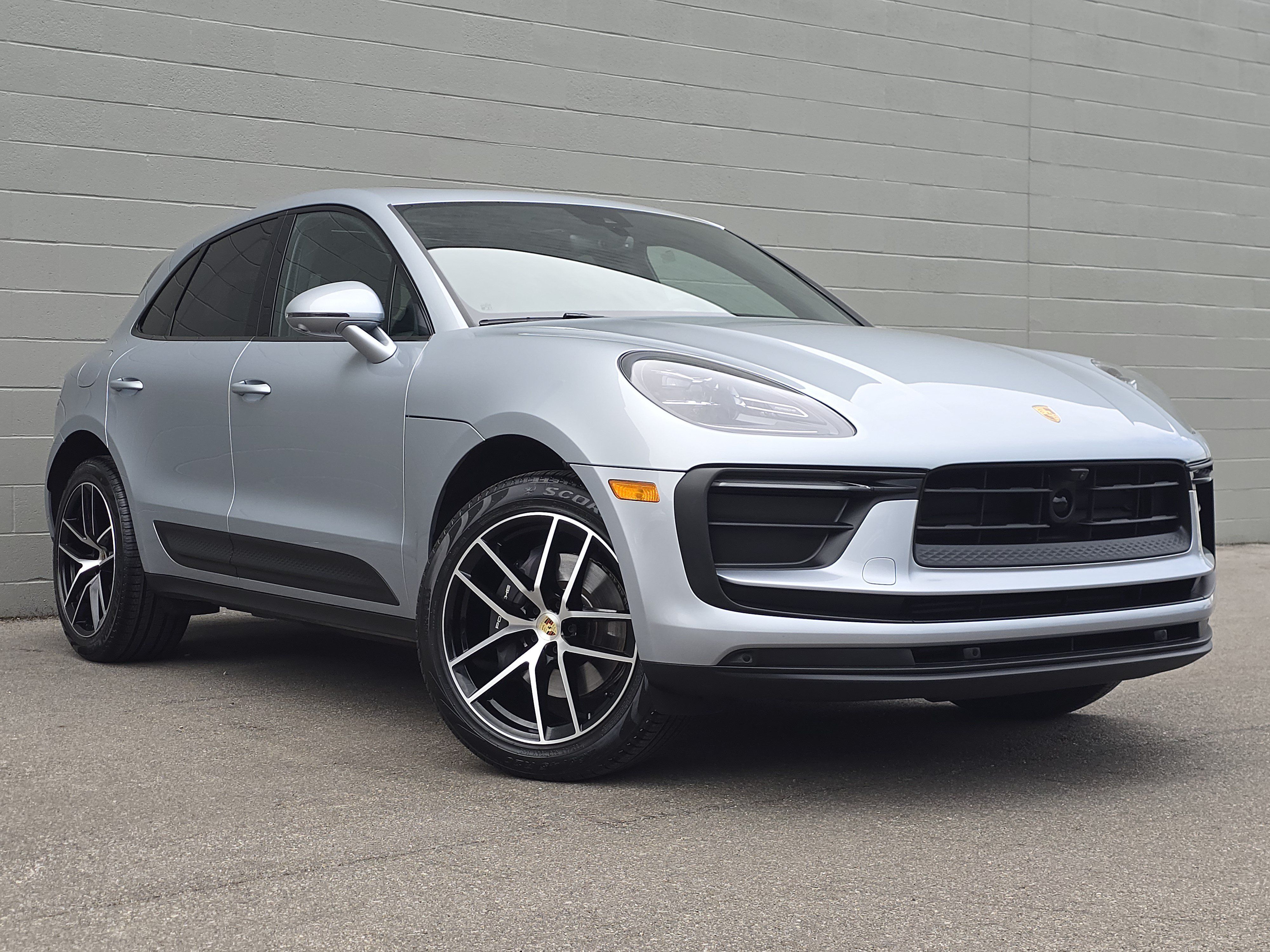 Certified 2026 Porsche Macan AWD/4WD image 13