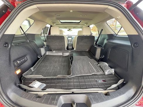 Used 2017 Ford Explorer Platinum image 23