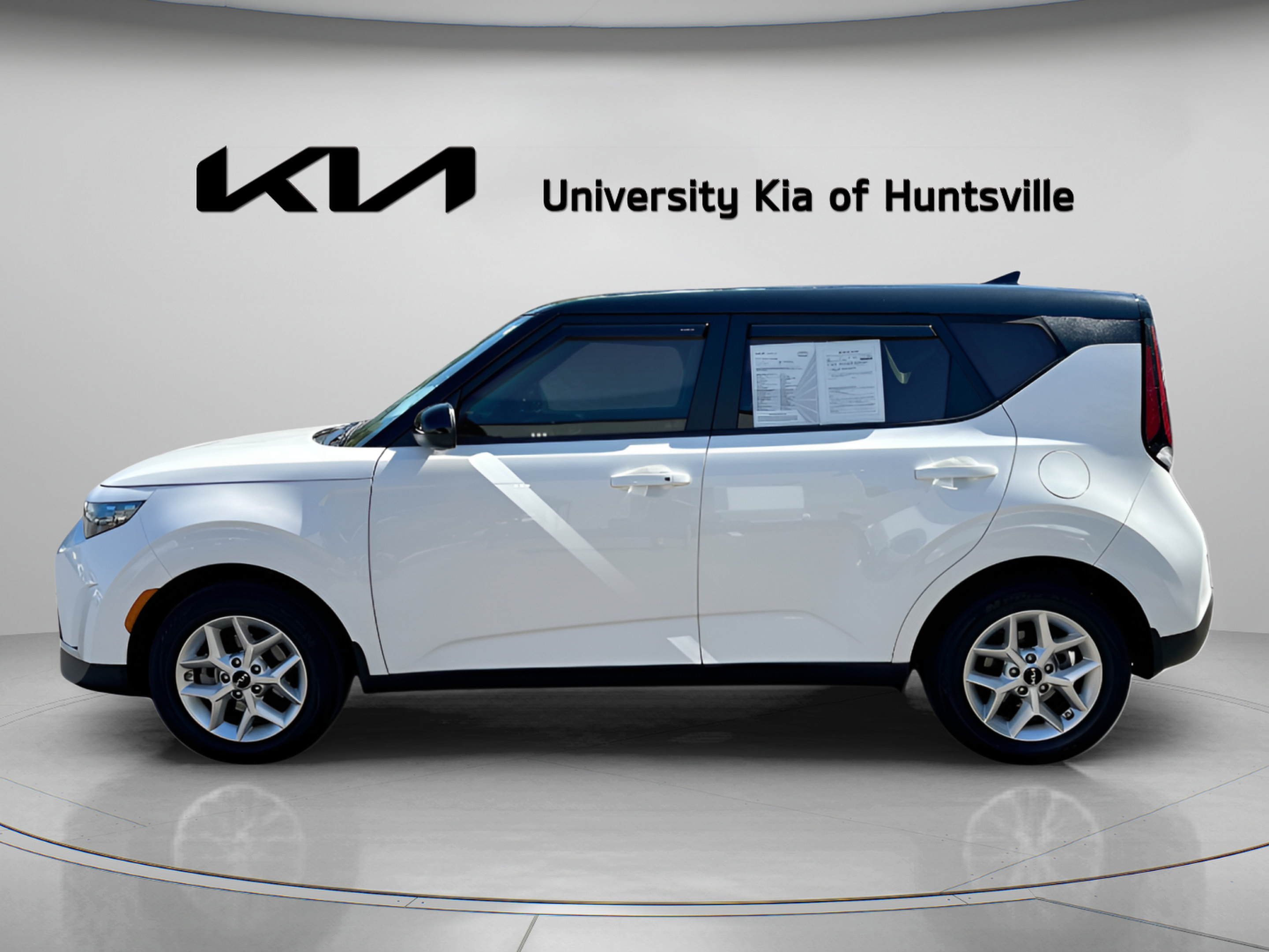 Used 2024 Kia Soul S FWD image 5