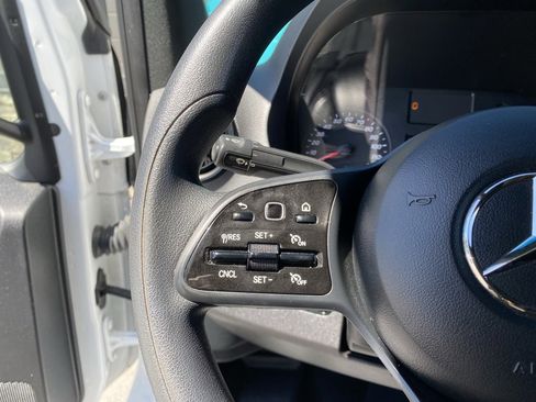 Used 2021 Mercedes-Benz Sprinter 4500 image 8
