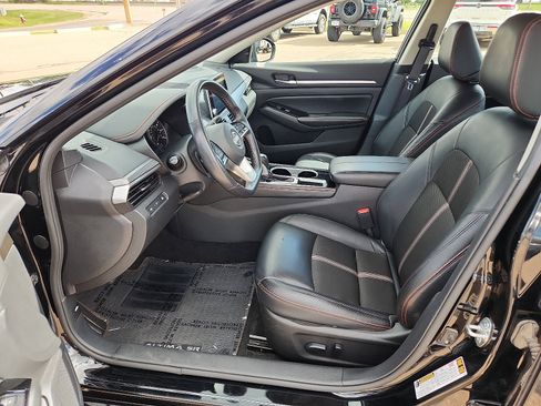 Used 2024 Nissan Altima 2.5 SR image 11