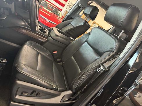 Used 2018 GMC Yukon XL SLE w/ SLE Value Package RWD image 19