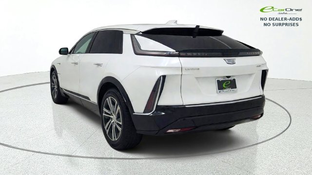 Used 2025 Cadillac Lyriq Luxury w/ LPO, Floor Liner Package RWD image 6