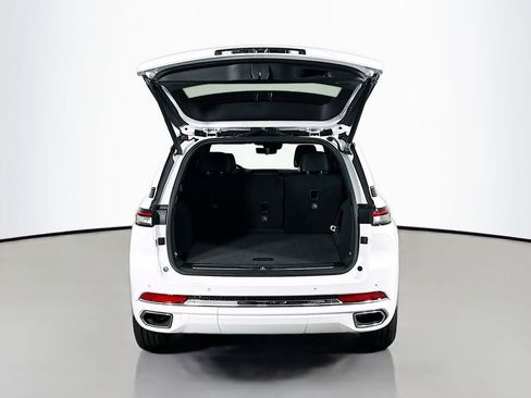 New 2025 Jeep Grand Cherokee Overland w/ Adv Protech Group III AWD/4WD image 16