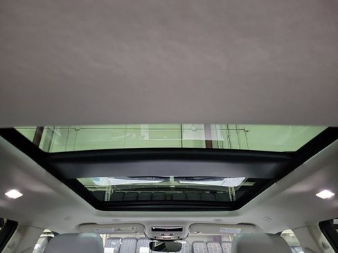 Used 2024 Land Rover Range Rover Evoque S image 27