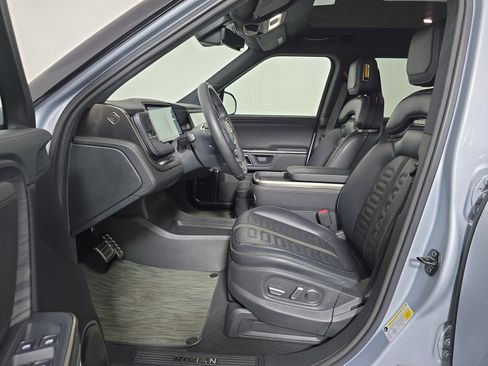 Used 2024 Rivian R1T Adventure AWD/4WD image 20