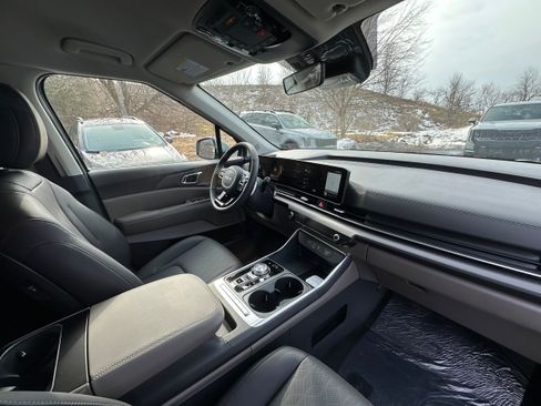 New 2026 Kia Carnival EX image 28