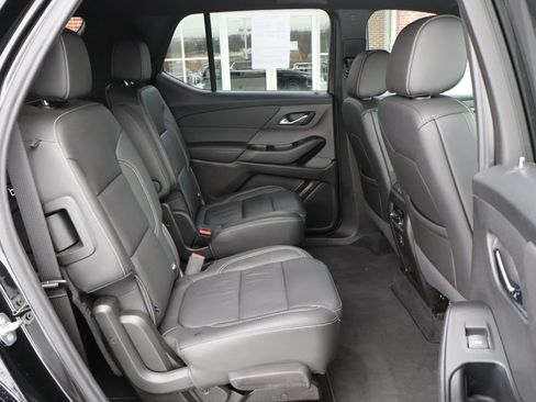Used 2023 Chevrolet Traverse LT image 47