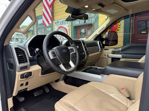 Used 2019 Ford F250 Lariat w/ Lariat Ultimate Package AWD/4WD image 15