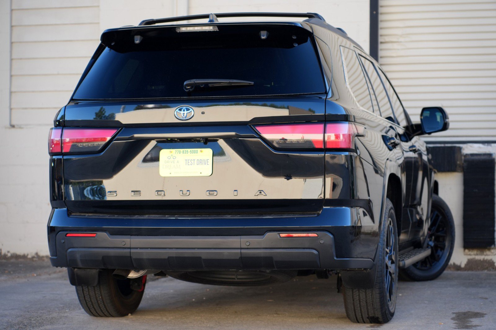 Used 2024 Toyota Sequoia SR5 w/ SR5 Premium Package AWD/4WD image 5
