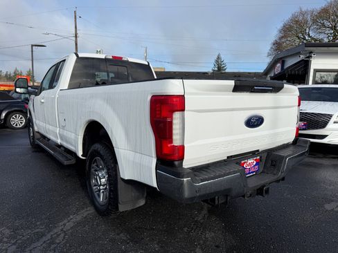 Used 2019 Ford F350 Lariat w/ Camper Package image 4