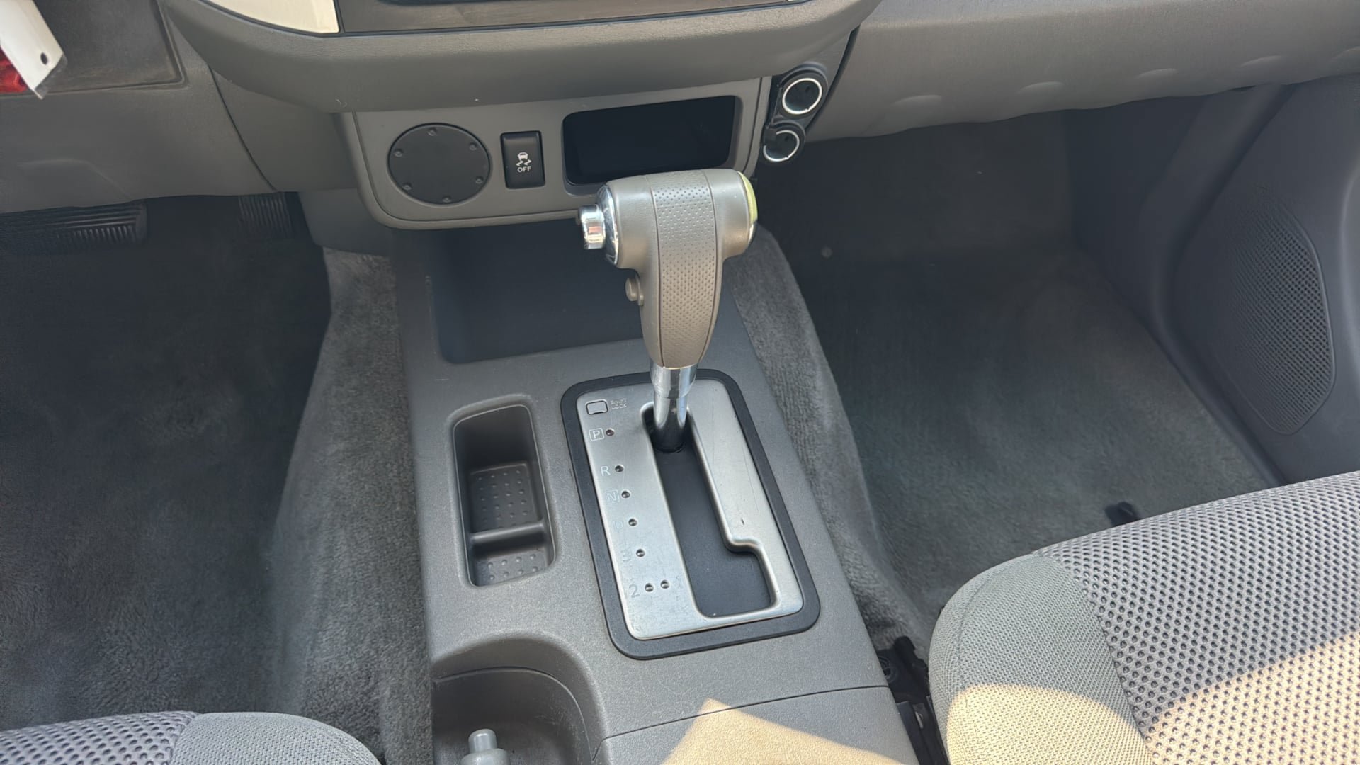 Used 2014 Nissan Frontier SV RWD image 25