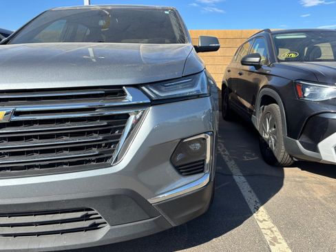 Used 2023 Chevrolet Traverse LT FWD image 8