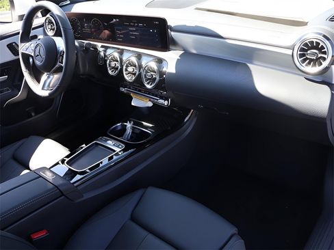 New 2025 Mercedes-Benz CLA 250 4MATIC image 9