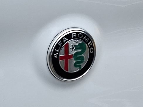 New 2025 Alfa Romeo Stelvio Sprint w/ Veloce Package AWD/4WD image 21