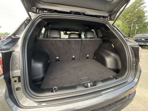 Used 2024 Jeep Compass Limited image 23