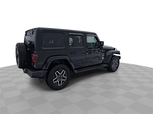 Used 2024 Jeep Wrangler Sahara image 8