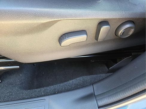 Used 2021 Subaru Forester Premium image 14