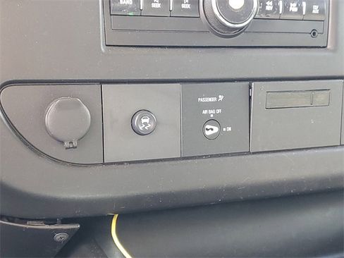 Used 2008 GMC Savana 3500 image 20