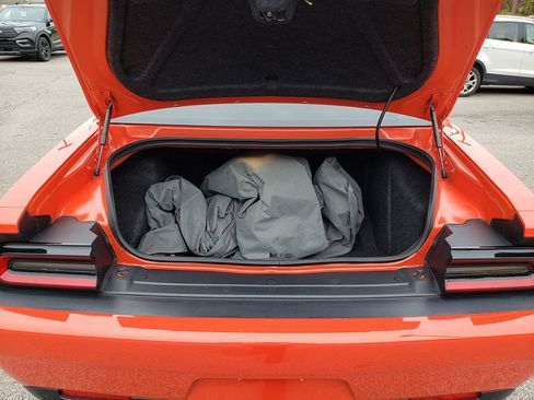 Used 2016 Dodge Challenger R/T Scat Pack w/ Leather Interior Group image 12