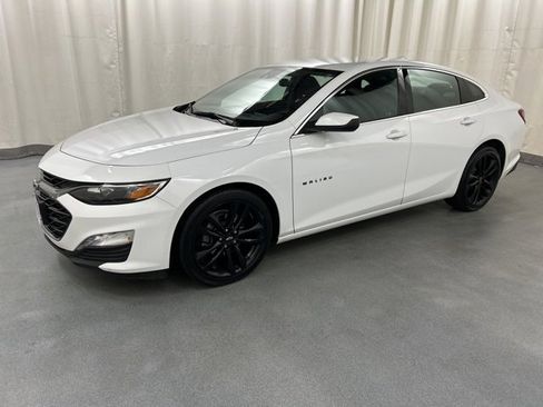 Used 2024 Chevrolet Malibu LT image 2