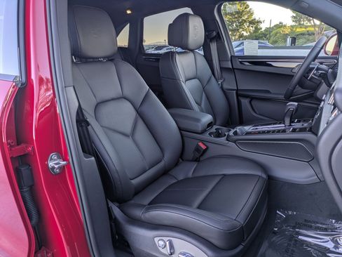 New 2026 Porsche Macan image 25