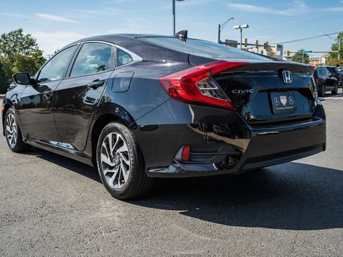 Used 2018 Honda Civic EX image 5