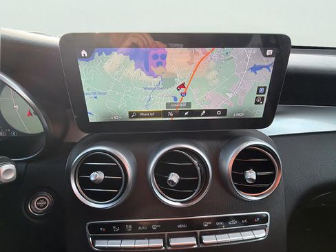 Used 2022 Mercedes-Benz GLC 300 4MATIC image 16