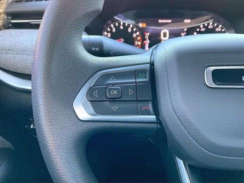 Certified 2025 Jeep Compass Sport image 20