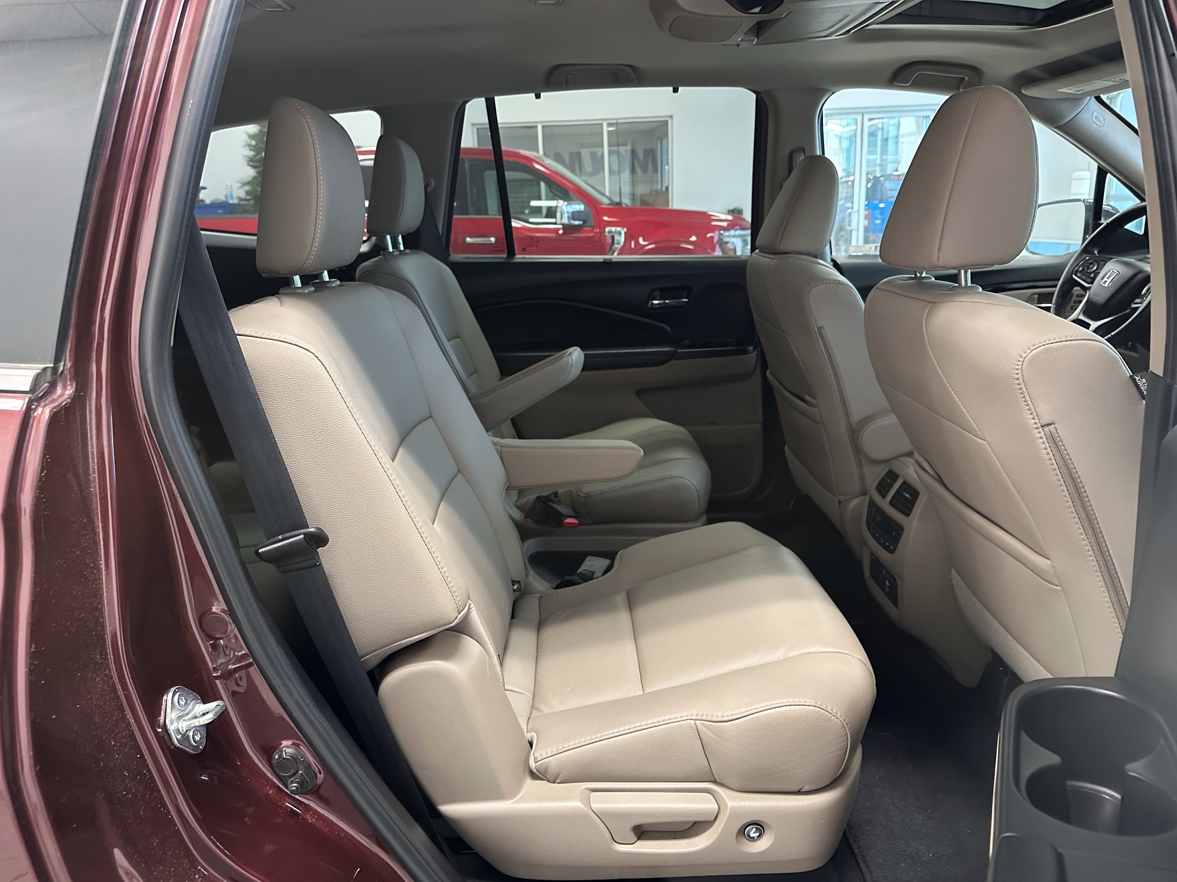 Used 2021 Honda Pilot Touring image 13