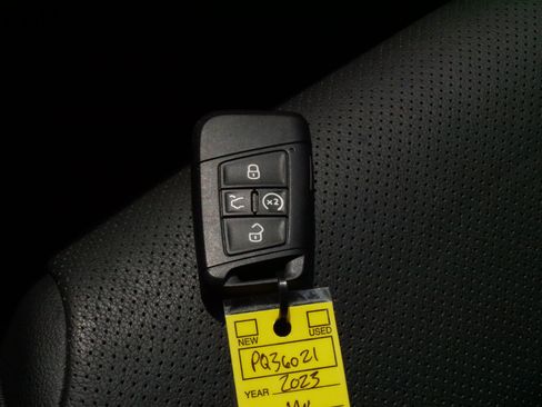 Certified 2023 Volkswagen Taos SEL AWD/4WD image 33