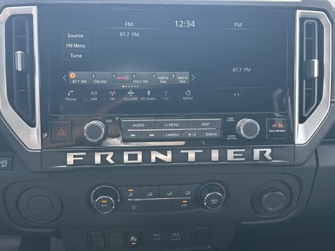 Used 2025 Nissan Frontier SV RWD image 28