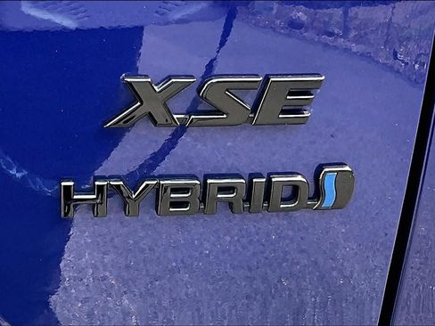 Used 2024 Toyota Corolla Cross AWD Hybrid w/ Convenience Package image 10