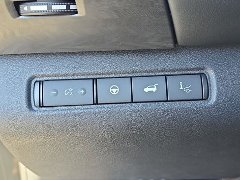 New 2026 Nissan Pathfinder Platinum image 25