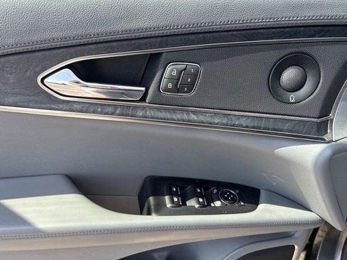 Used 2019 Lincoln Nautilus Reserve image 14