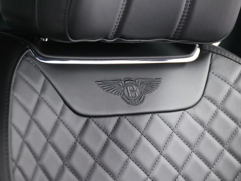 Used 2020 Bentley Bentayga Plug-In Hybrid AWD/4WD image 88