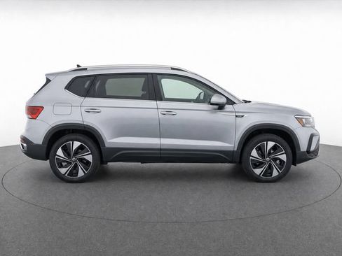 Used 2023 Volkswagen Taos SE AWD/4WD image 8