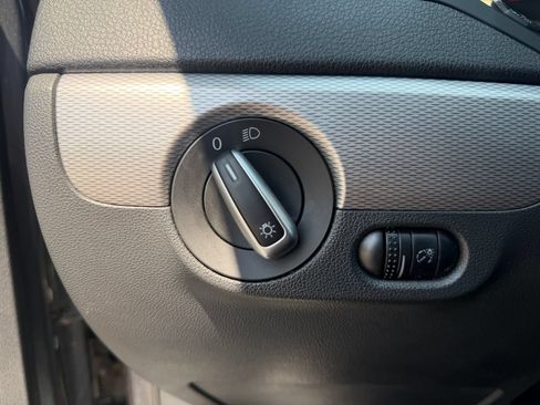Used 2017 Volkswagen Jetta SE FWD image 10