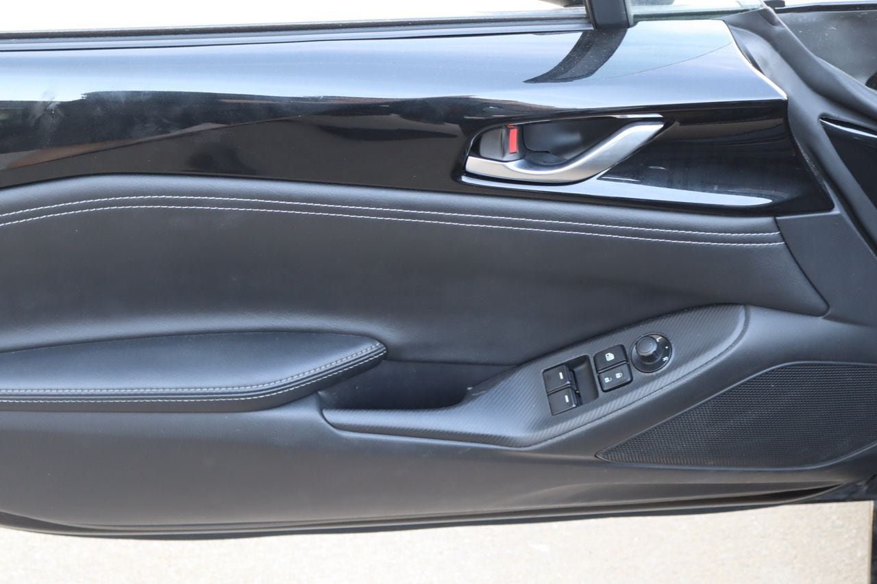 Used 2025 MAZDA MX-5 Miata RF Grand Touring RWD image 16