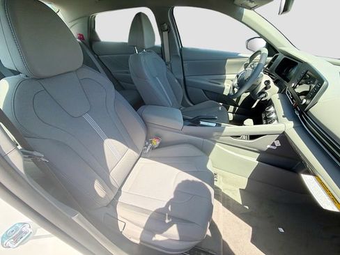 New 2026 Hyundai Elantra SE FWD image 25
