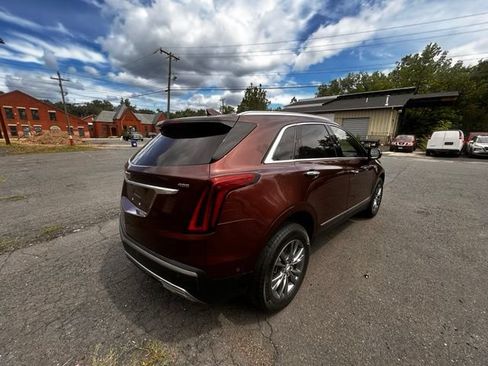 Used 2022 Cadillac XT5 Premium Luxury w/ Technology Package AWD/4WD image 6